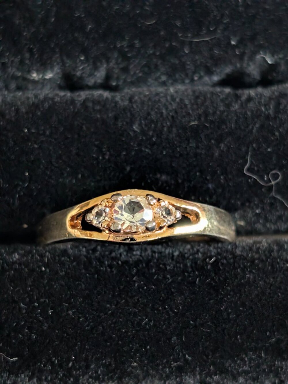 Gold-toned Crystal CZ Ring Vintage Size 8.75 - Picture 5 of 10